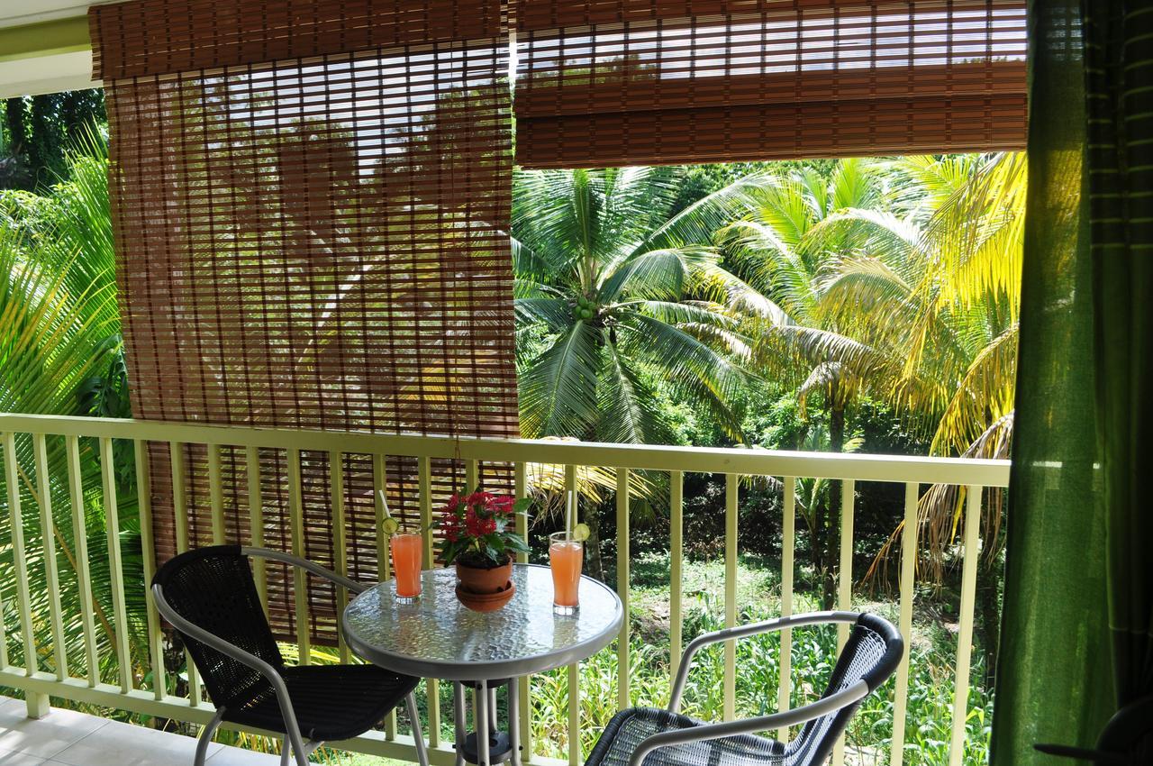 Leatherback Lodge Eco B&B Salybia エクステリア 写真